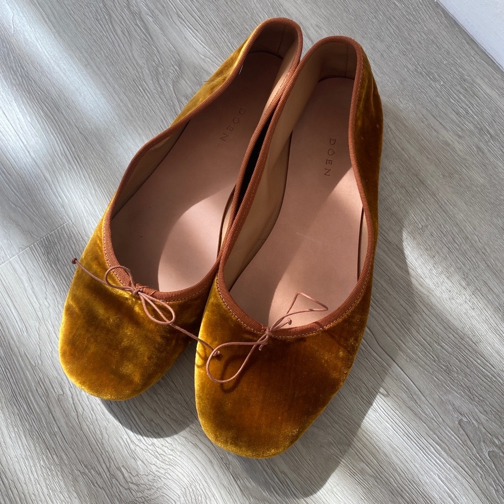 DÔEN Golden Champagne Velvet Ballet Flats 41